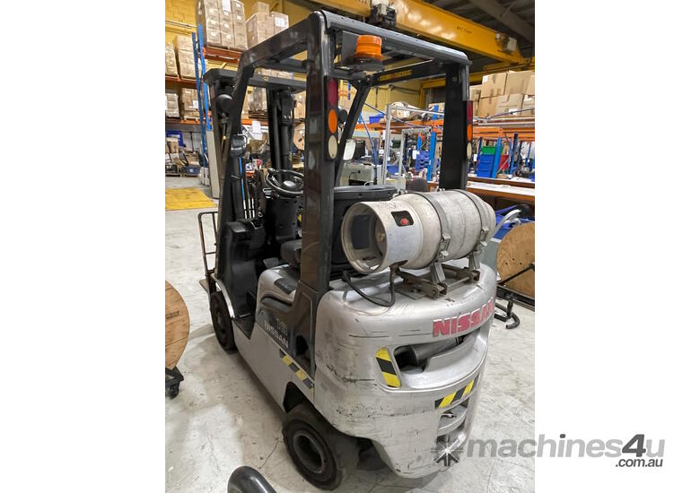 Nissan 1.8T Forklift with Container Mast