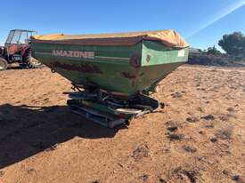 Amazone Fertiliser Spreader - picture0' - Click to enlarge