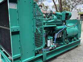 Cummins600kva VTA28G3 Generator - picture1' - Click to enlarge