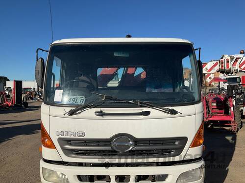 caption 2003 Hino FG1J Table Top