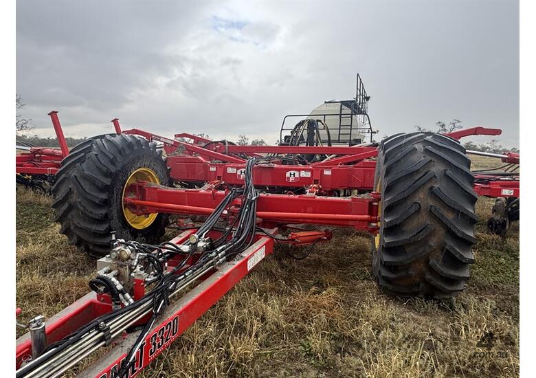 caption 2019 BOURGAULT 3320 PLANTER & 6550 AIR CART