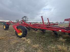 2019 BOURGAULT 3320 PLANTER & 6550 AIR CART  - picture2' - Click to enlarge