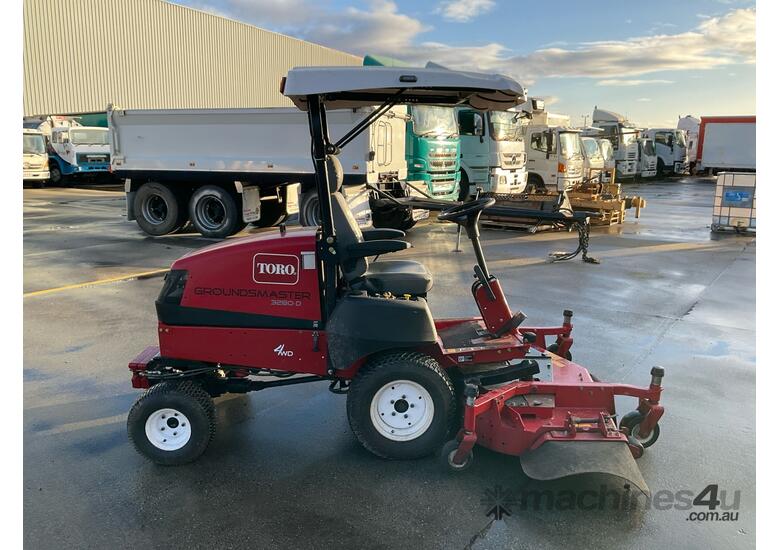 caption 2018 Toro Groundmaster 3280-D Ride On Mower