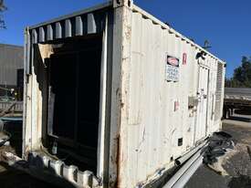 1 X USED 900 KVA GENERATOR SET SERIAL NUMBER: DGBH2031UI47221 - picture1' - Click to enlarge