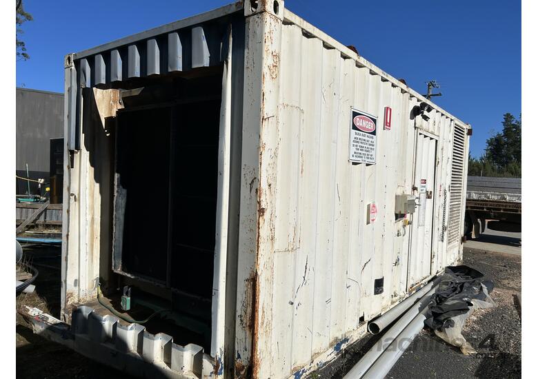 1 X USED 900 KVA GENERATOR SET SERIAL NUMBER: DGBH2031UI47221