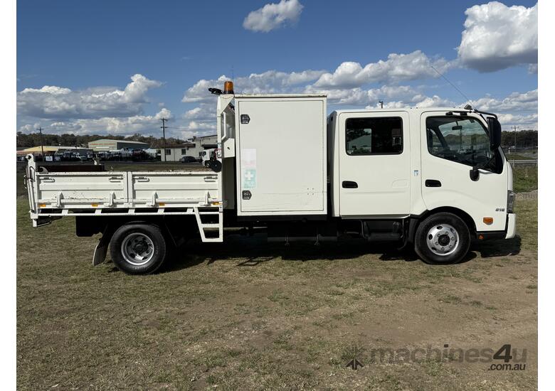 Hino 300 816 Series 2 Automatic Wide Cab 4x2 Crewcab PTO Tipper Truck.  Ex Regional Council.