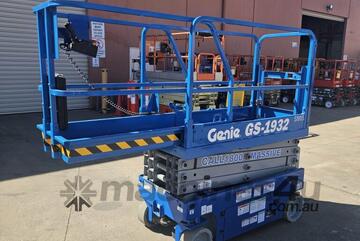Genie 1932 Scissor Lift (S19115) - DOC: Jul 19 - 185 Hours