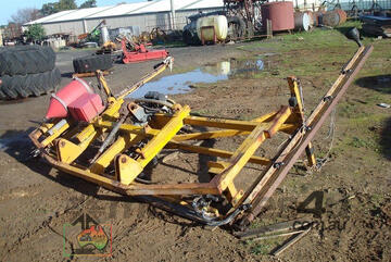 (9585) Front Mount 8m Sprayer Boom (Mount Gambier, SA)