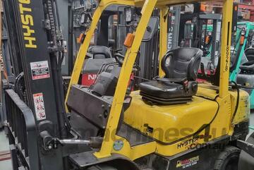 Hyster 2.5T LPG Container Mast Forklift - 2700 Hours