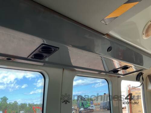 2016 Isuzu NPS 75-155 Bus