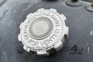 Hino 2002   FM Cab Chassis