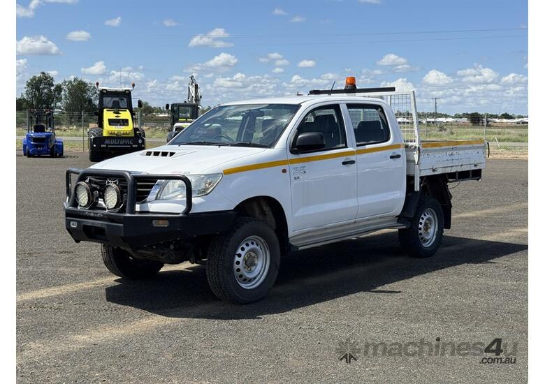 2014 TOYOTA HILUX SR UTE