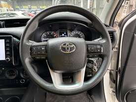 2022 Toyota Hilux SR 4x4 Extra Cab Utility (Diesel) (Auto) (Ex Lease) - picture0' - Click to enlarge
