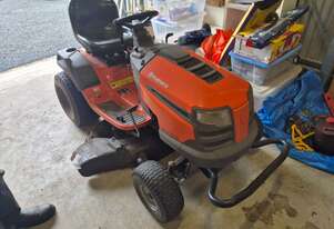 Husqvarna 42 Inch Deck Ride on Mower