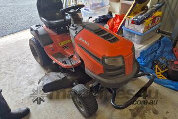 Husqvarna 42 Inch Deck Ride on Mower