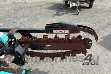 Red Roo   912 Trench Digger