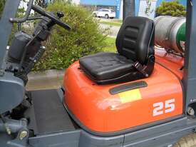 TOYOTA 2.5t LPG Forklift with Side shift - picture0' - Click to enlarge