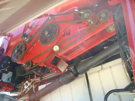 CASE IH 8230 COMBINE HARVESTER  - picture2' - Click to enlarge