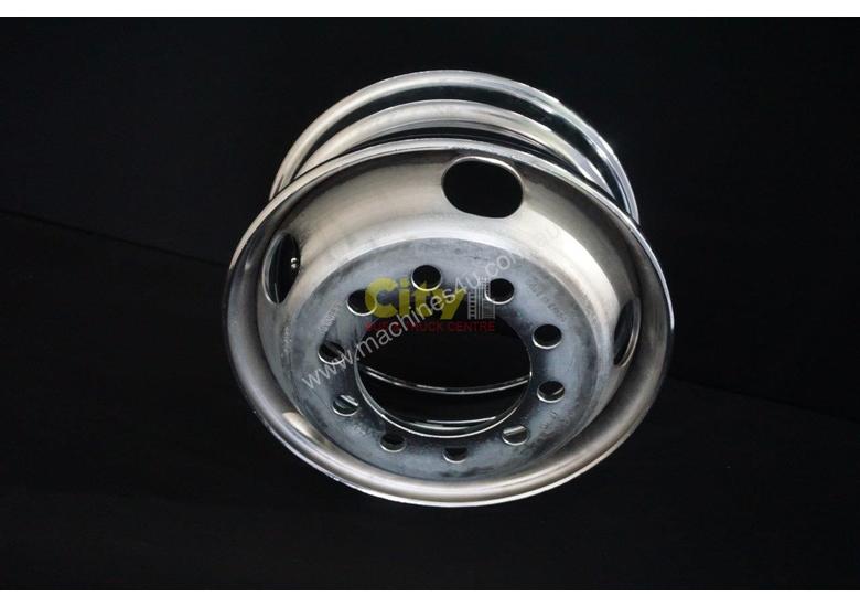 caption 10/225 6.75x17.5 Chrome Steel Rims