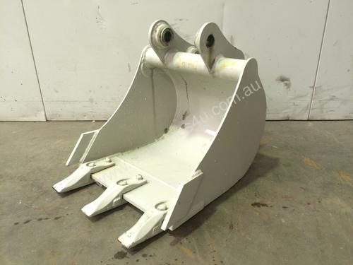 430MM TOOTHED DIGGING BUCKET SUIT 1-2T  D670
