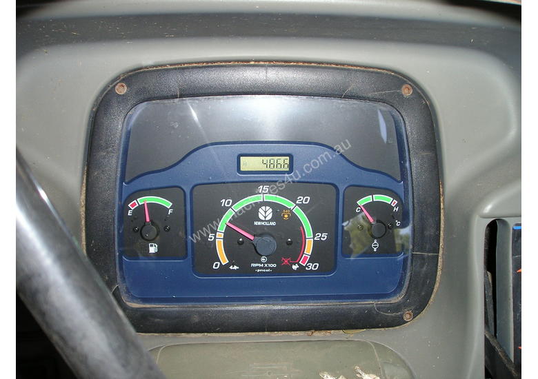 caption NEW HOLLAND TT75