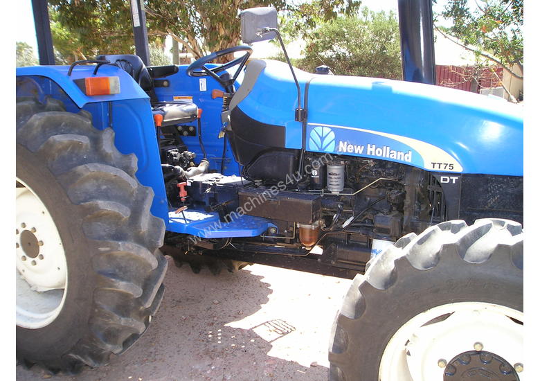 caption NEW HOLLAND TT75