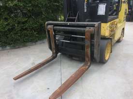Hoist 12T Counterbalance Forklift - picture0' - Click to enlarge