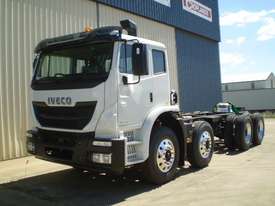 Iveco Acco 2350G Cab chassis Truck - picture1' - Click to enlarge