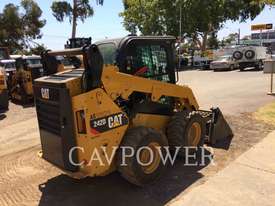 CATERPILLAR 242D Skid Steer Loaders - picture1' - Click to enlarge