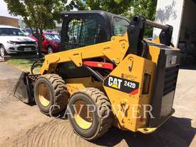 CATERPILLAR 242D Skid Steer Loaders - picture2' - Click to enlarge