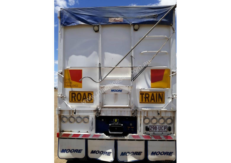 caption Moore R/T Combination Tipper Trailer