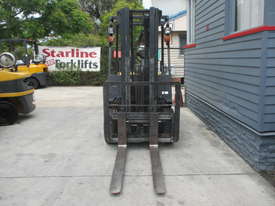 Yale 2 ton Container Mast, Petrol Used Forklift - picture1' - Click to enlarge