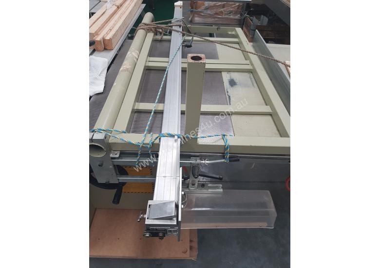 caption SCM MINI MAX SC3 2.4M PANEL SAW
