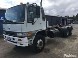 2000 Hino FM1J - picture2' - Click to enlarge