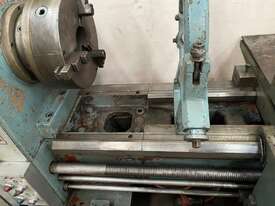 Victor 660 x 3000 Centre Lathe - picture2' - Click to enlarge