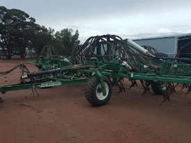Smale Multivator/Multiseeder Air Seeder Seeding/Planting Equip - picture0' - Click to enlarge