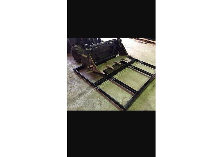 New 2019 Dingo Australia Dingo bobcat spreader bar Skid Steer Smudge