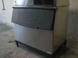 Large Ice Maker Machine - picture0' - Click to enlarge