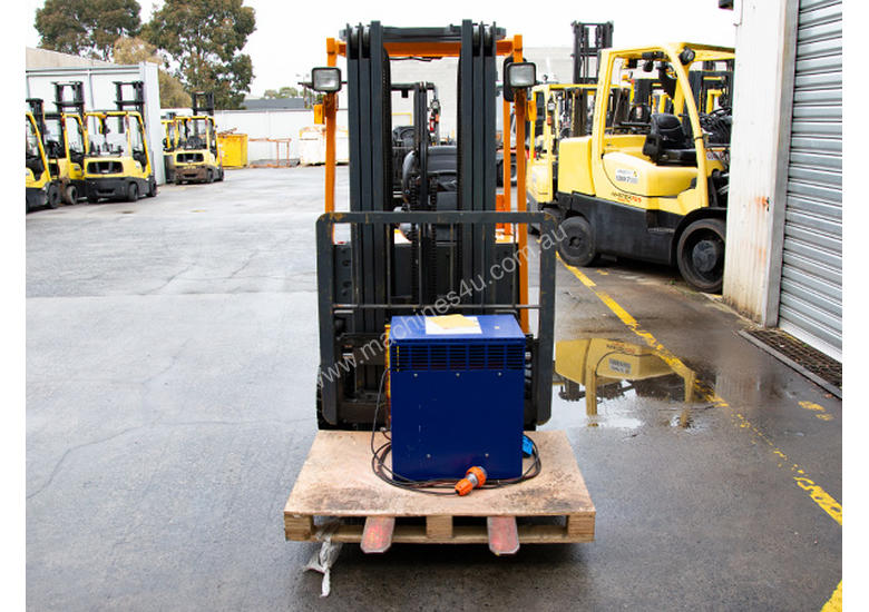 caption 1.5T 3 Wheel Battery Electric Forklift