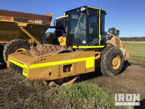 2013 Cat CP76 Vibratory Compactor