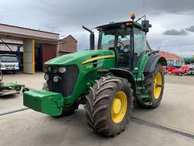 John Deere 7730 MFWD Cabin Tractor - picture2' - Click to enlarge
