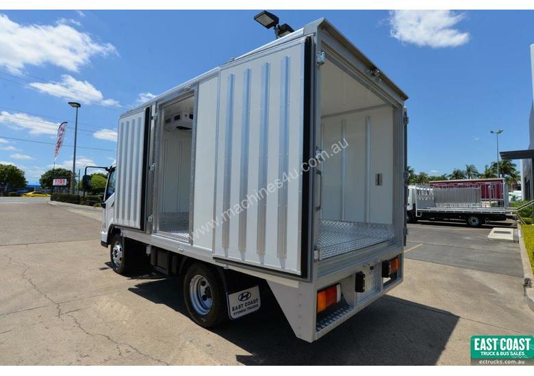 caption 2018 HYUNDAI EX4 SWB Refrigerated Truck Freezer