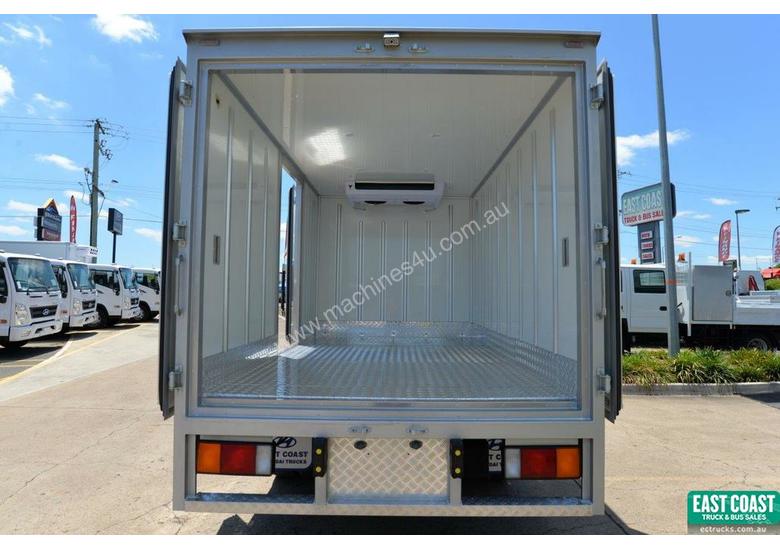 caption 2018 HYUNDAI EX4 SWB Refrigerated Truck Freezer