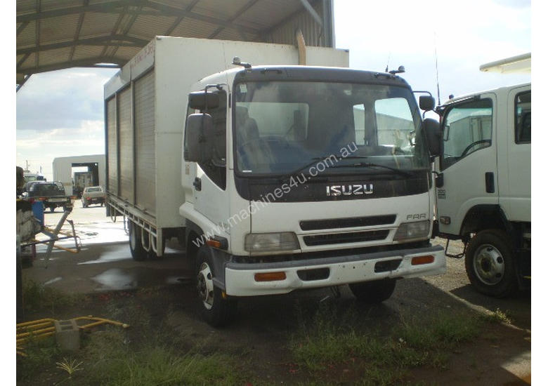 caption Isuzu FRR525 Pantech Truck