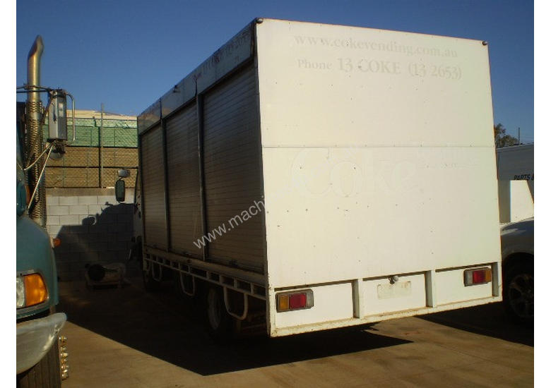 caption Isuzu FRR525 Pantech Truck
