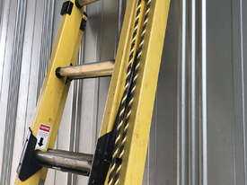 Fibreglass Extension Ladder 2.7 to 3.9m Branach, Fall Arrestor and Exofit Safety Harness - picture2' - Click to enlarge