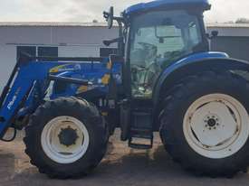 New Holland T6020 Elite Cab tractor with 4in1 loader - picture2' - Click to enlarge