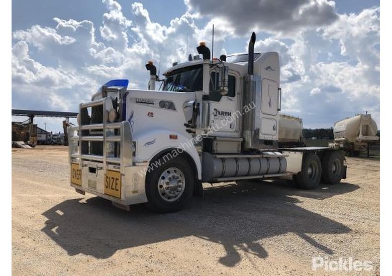 caption 2005 Kenworth T904