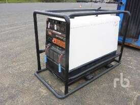 LINCOLN VANTAGE 575 Welder - picture0' - Click to enlarge