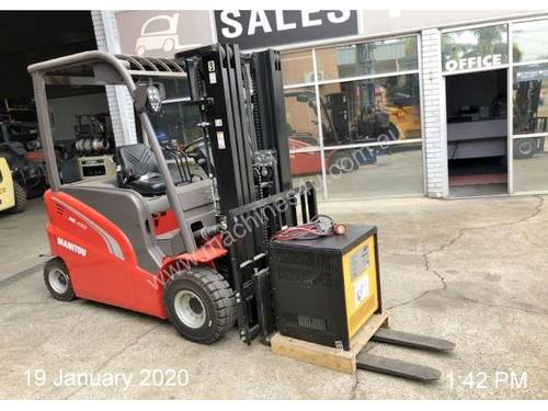 Manitou ME425 Electric forklift